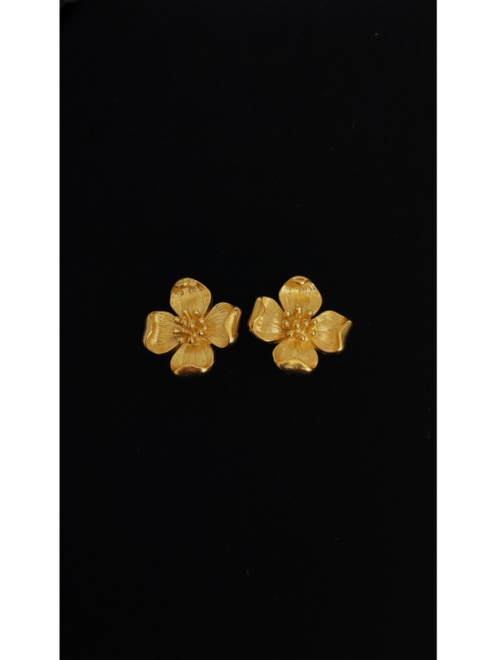 Vintage Trifari Gold Tone Textured Flower Clip-On Earrings